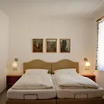 Berghof Hotel *